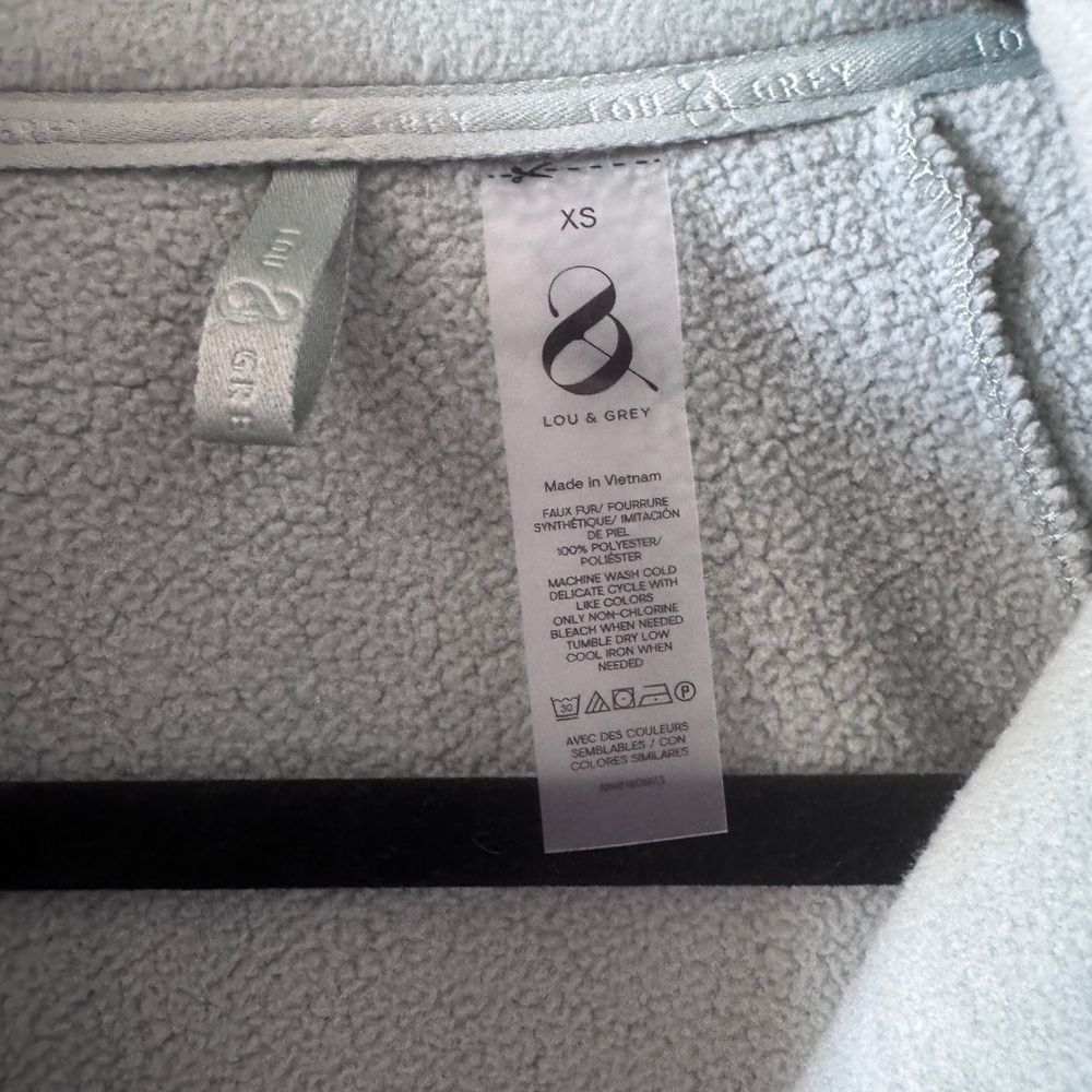 NWOT Lou & Grey Light Sage Green Fleece Jacket Size XS - Picture 2 of 3